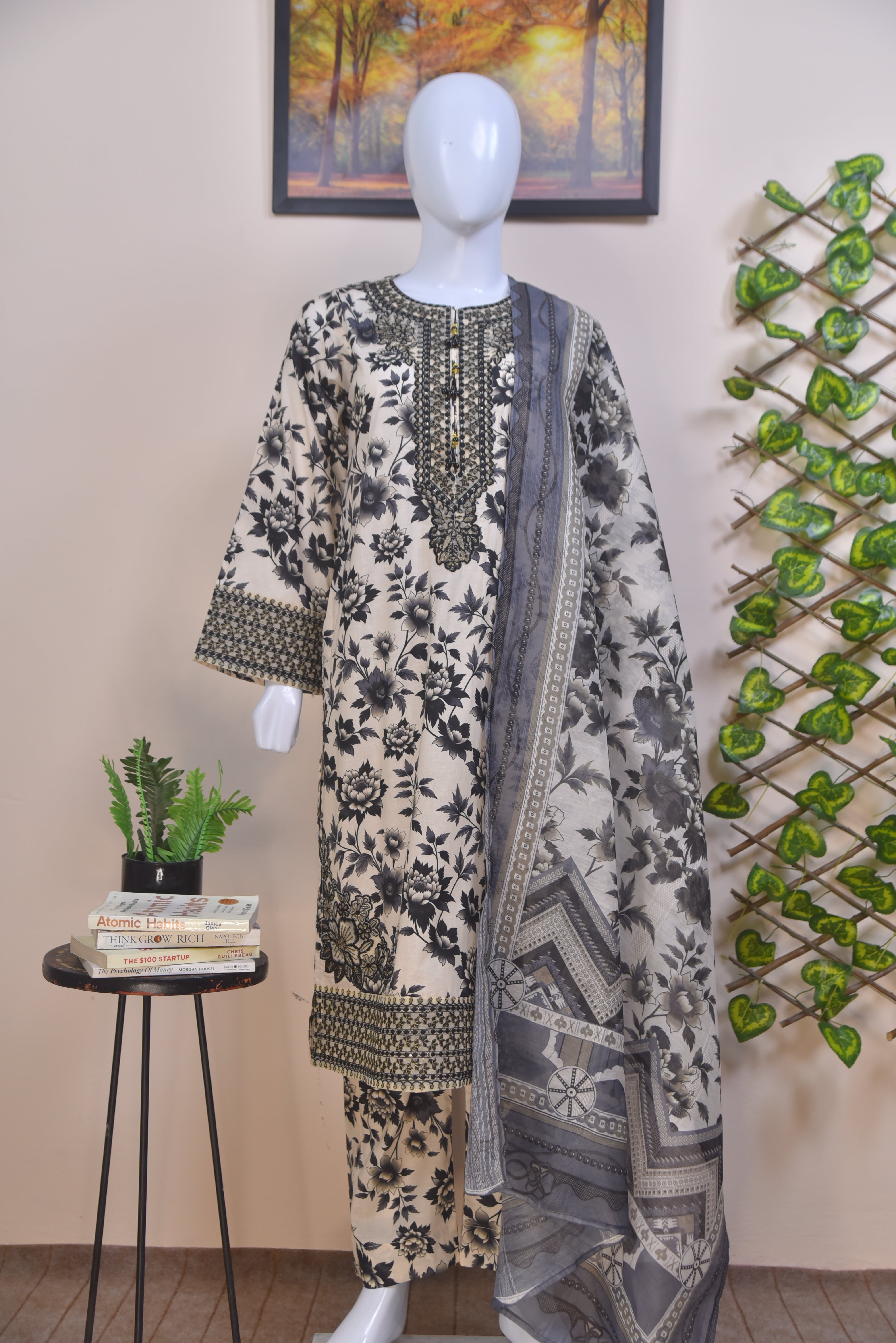 Luxury Embroidered Cotton 3-Piece Suit – Designer Series