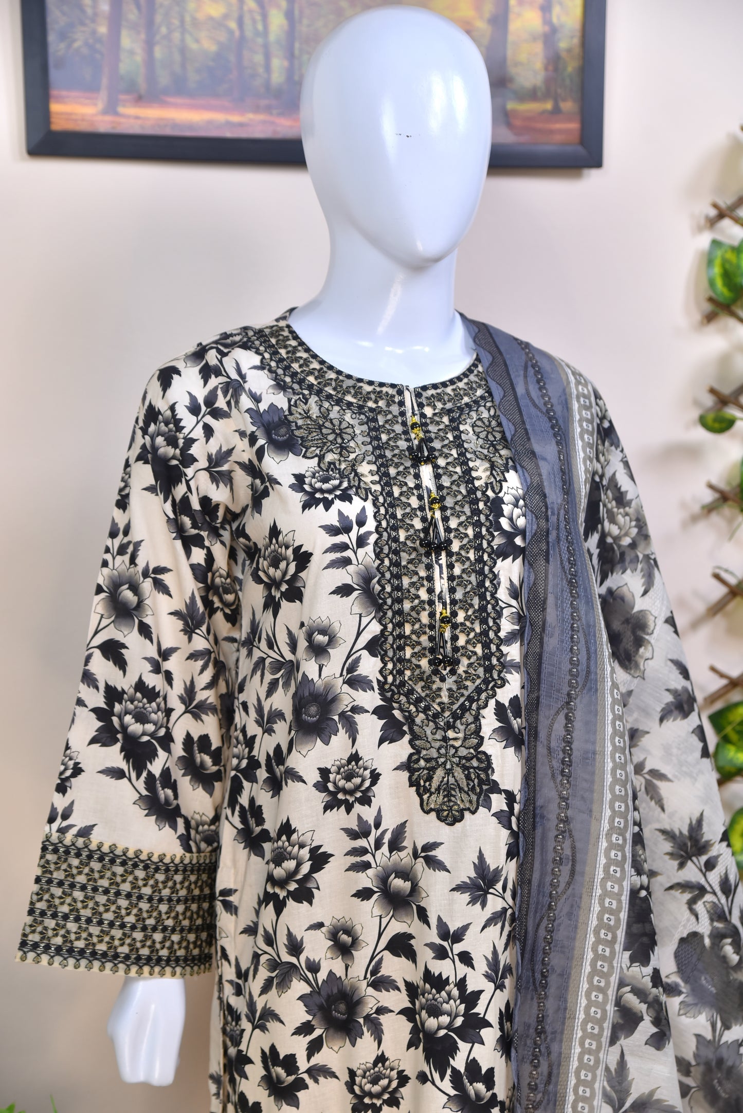 LUXURY EMBROIDERED COTTON 3PC – DESIGNER SERIES