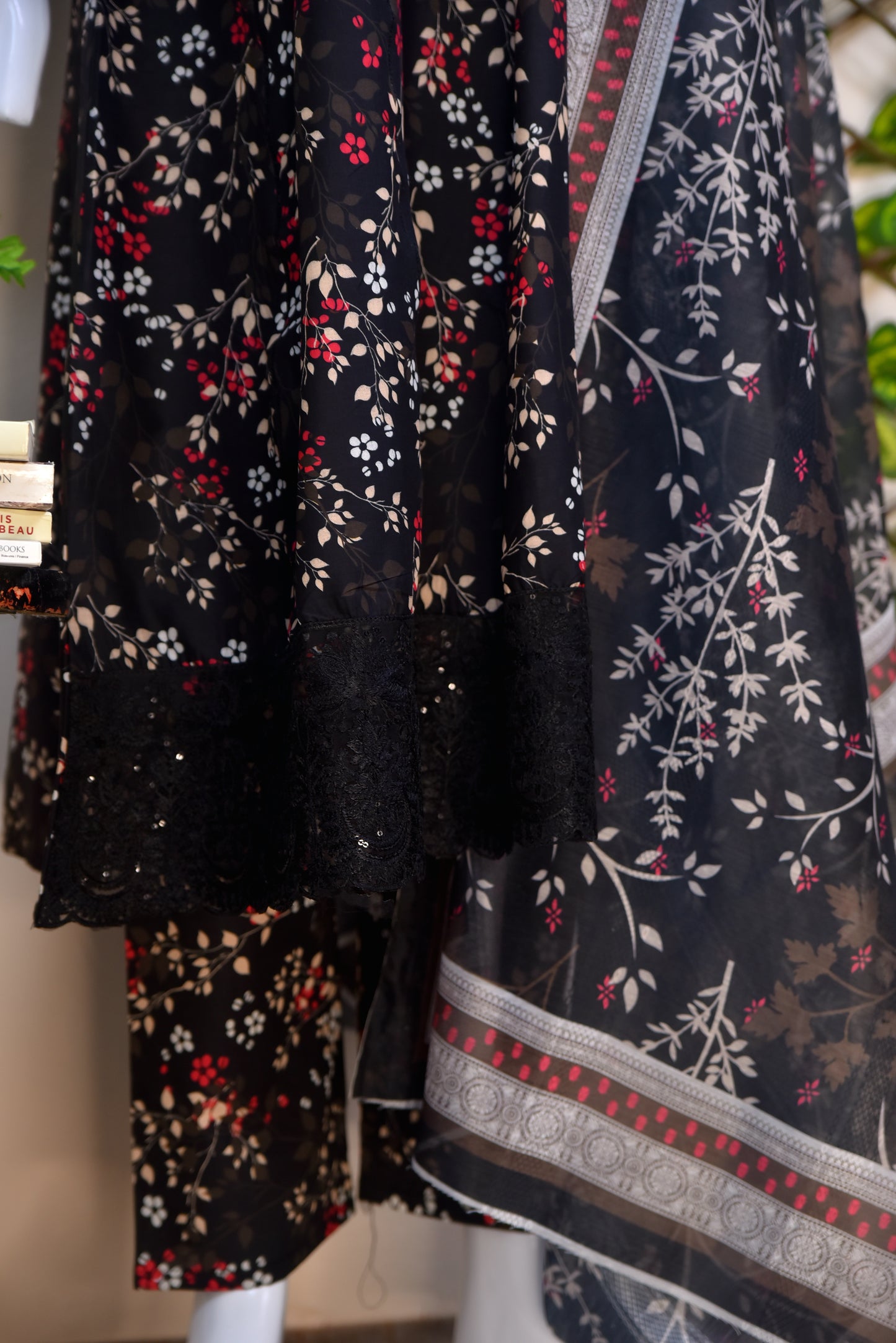 Luxury Printed Cotton 3PC with Lace Detailing