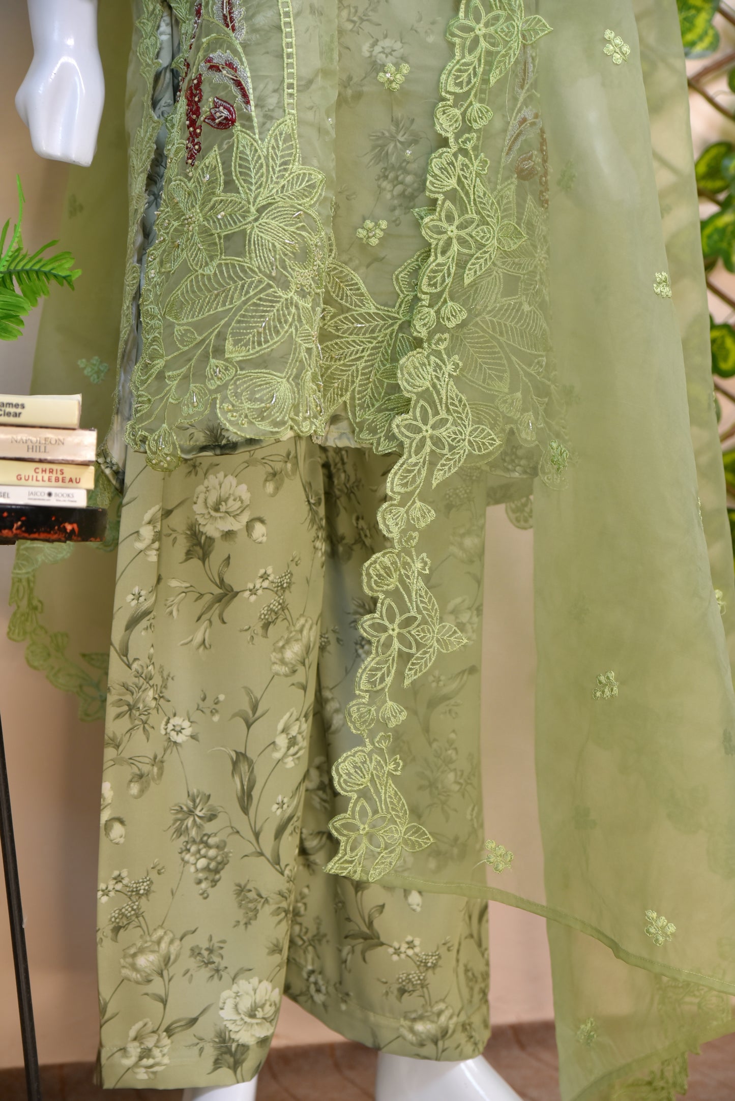 LUXURY EMBROIDERED ORGANZA & SILK 3PC